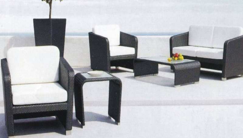 Oval Back Wicker Set