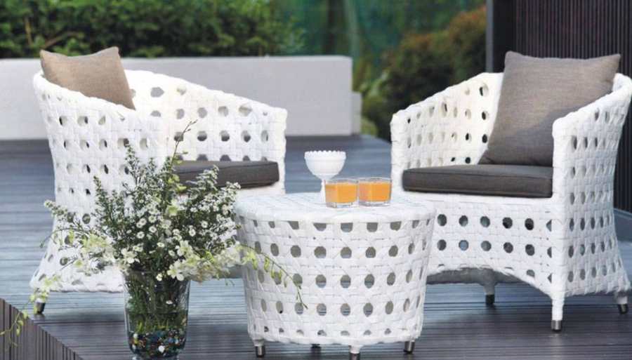Round Wicker Dining Set
