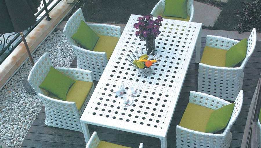 Open-Weave Dining Set