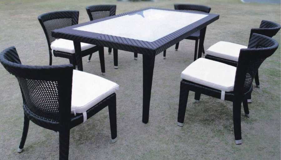 Black Wicker 7-Seater