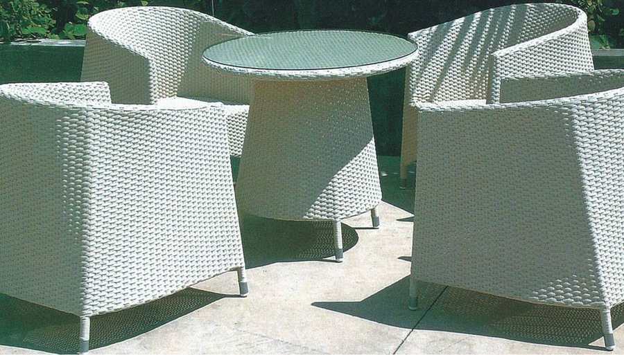 White Tub Chair Set