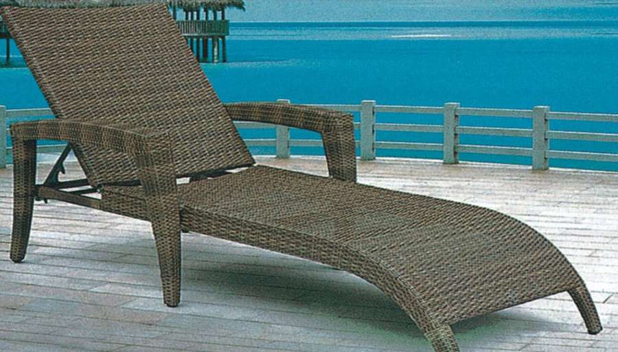 Premium Wicker Sun Bed